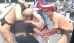 Clip: CSGT khống chế nam thanh niên vi phạm giao thông còn bỏ chạy